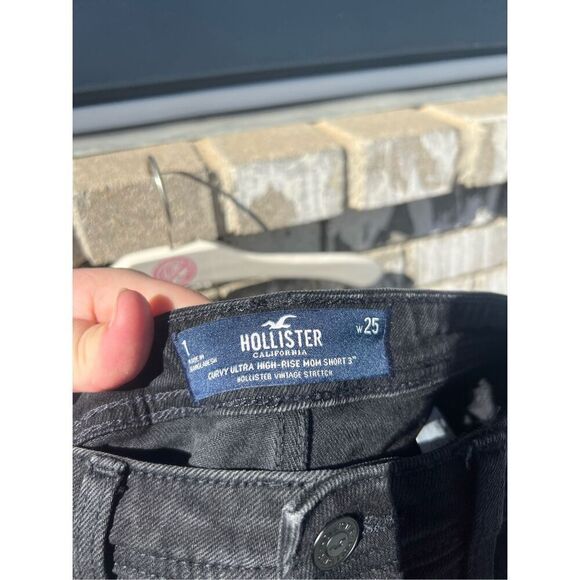 Hollister Black Curvy Ultra High-Rise Mom Short 3” Shorts Woman’s Size 25 - Picture 8 of 10